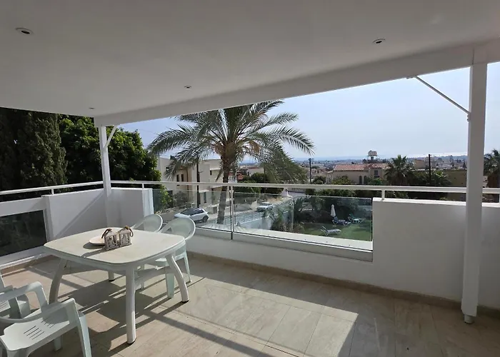 Spacious 1bdr Sea View & Pool