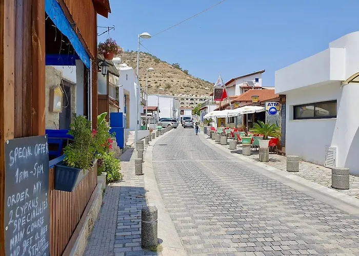 Spacious 1bdr Sea View & Pool 公寓