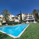 Spacious 1bdr Sea View & Pool アパート オロクリニ