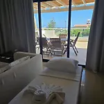 Spacious 1bdr Sea View & Pool アパート