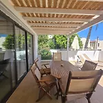 Spacious 1bdr Sea View & Pool アパート オロクリニ