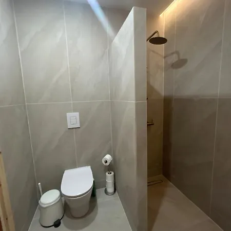 Διαμέρισμα Hills Modern Sea View