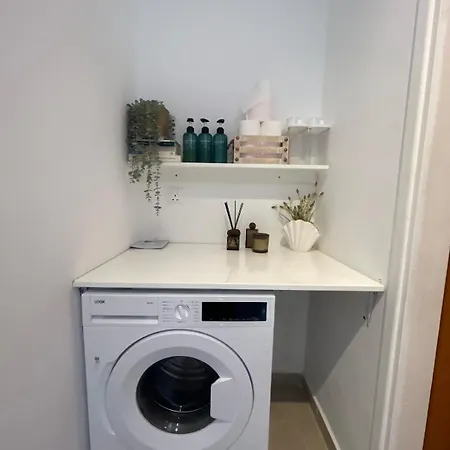 아파트 Spacious 1bdr Sea View & Pool 보로클리니