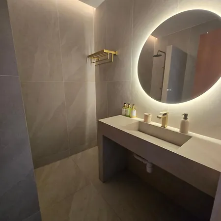 Spacious 1bdr Sea View & Pool *