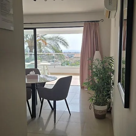 Spacious 1bdr Sea View & Pool *