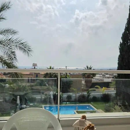 Spacious 1bdr Sea View & Pool 아파트 보로클리니