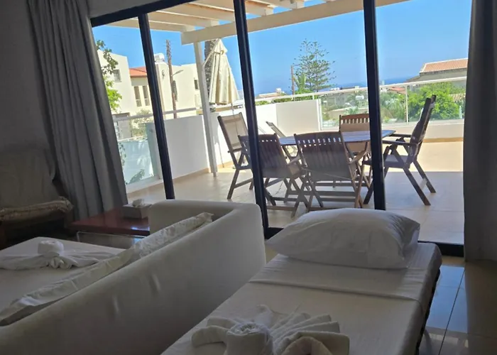 Spacious 1bdr Sea View & Pool *