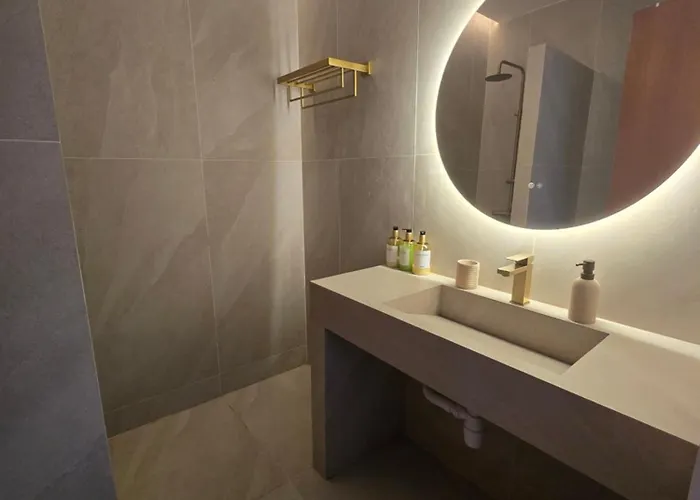 Spacious 1bdr Sea View & Pool *