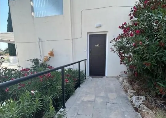 Spacious 1bdr Sea View & Pool Apartman