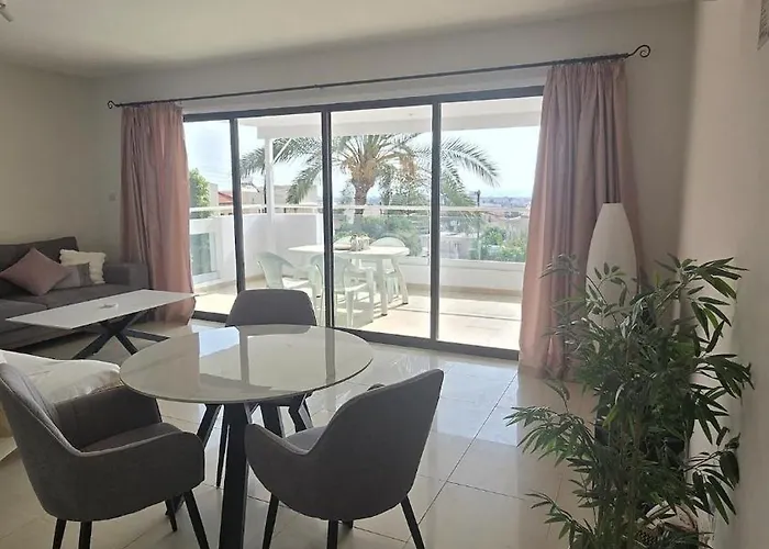 Spacious 1bdr Sea View & Pool Appartamento *