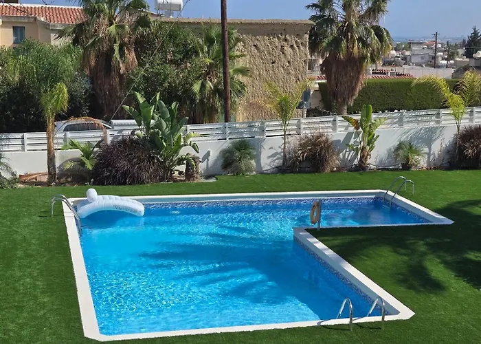 Spacious 1bdr Sea View & Pool Voroklini